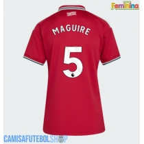 Camisa de time de futebol Manchester United Harry Maguire #5 Replicas 1º Equipamento Feminina 2026-27 Manga Curta